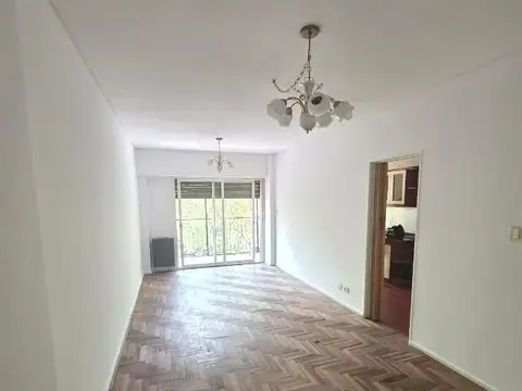 Venta 3 Ambientes Frente balcón corrido Impecable super luminoso