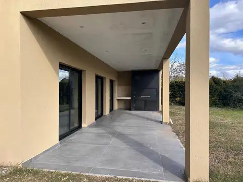 Casa en Venta en Haras Santa Maria - Los Eucaliptus, USD 260.000