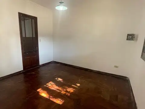 Depto Tipo Casa 4 ambientes con 1 baño