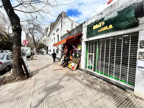 Local sobre Bauness a mts av. Monroe, Triunvirato y subte B