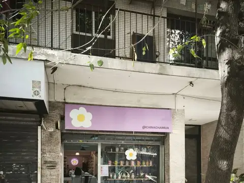 Local a la calle con vidriera | 70 m² | V. Crespo