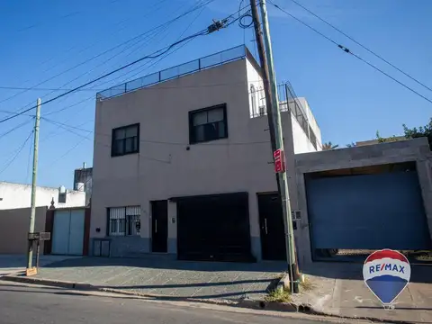 CASA DE 6 AMBIENTES EN VENTA EN CASTELAR