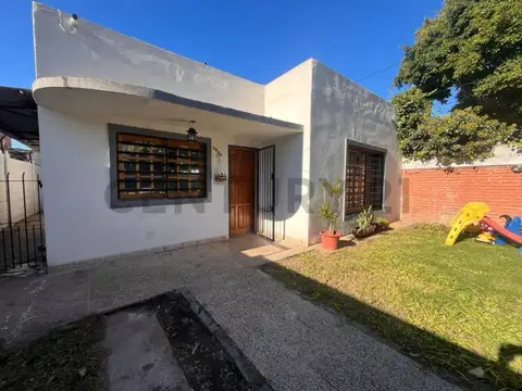 VENTA CASA 3 AMBIENTES CON PARQUE Y PILETA EN JOSE C PAZ - APTO CREDITO