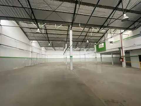 Galpon en Venta 43  mts Fondo