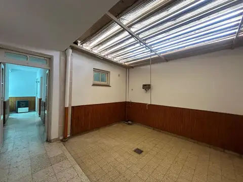 Casa 5 ambientes con 1 baño