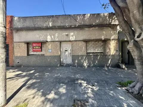 Casa - Alquiler - Argentina, Tres de Febrero - Besares 2404