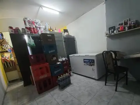 Casa 6 ambientes con 2 baños