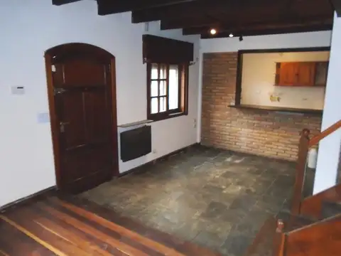 Depto Tipo Casa 3 ambientes con 1 baño
