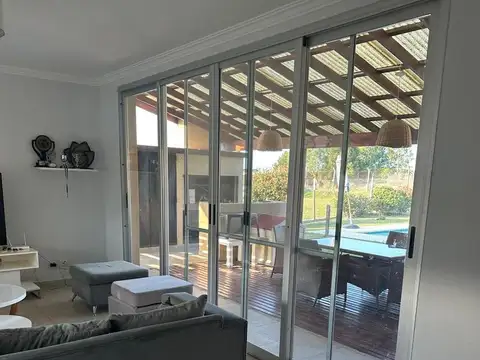 Casa en Alquiler en San Sebastian, USD 1.200