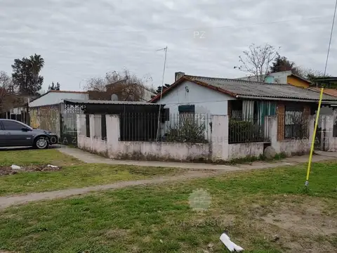 Casa Chalet  en Venta en Longchamps, Almirante Brown, G.B.A. Zona Sur