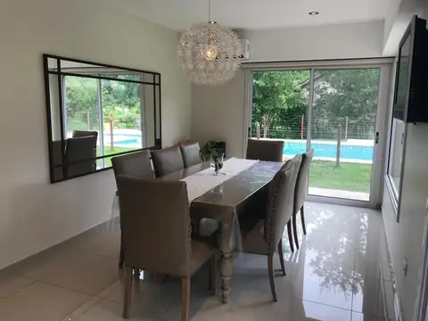 Casa 4 ambientes con 4 baños