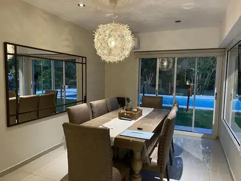 Casa en Venta en Francisco Alvarez, USD 440.000
