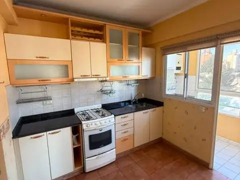 Departamento de 2 ambientes con cochera en Quilmes centro