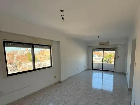 H.yrigoyen 700, Piso 4