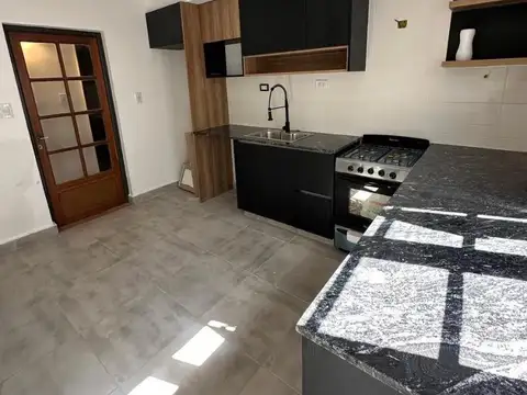 Depto Tipo Casa en Venta en Pompeya, USD 114.000