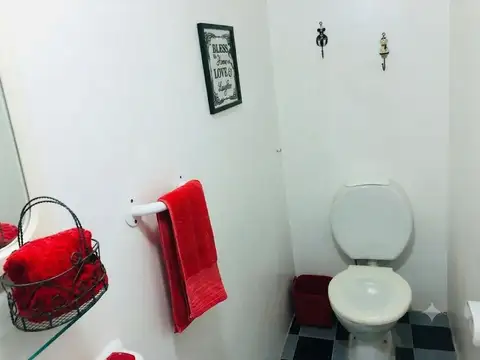 Casa de 5 ambientes amoblada.