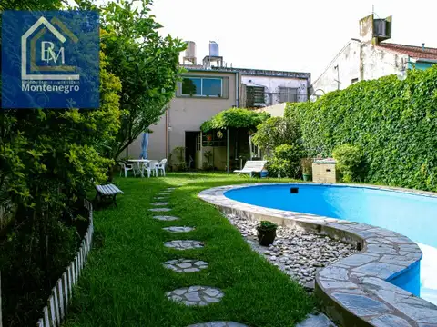 Casa en Venta con 4 cocheras