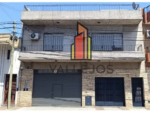 VENTA Casa 4 ambientes cochera terraza + Galpón zona ID