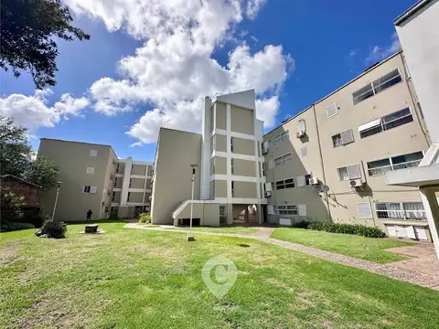 Departamento en Venta de 2 ambientes. Complejo con parque verde propio - Centro Campana
