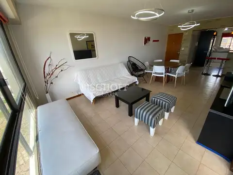 DEPARTAMENTO DE 3 AMBIENTES CON VISTA AL MAR Y COCHERA