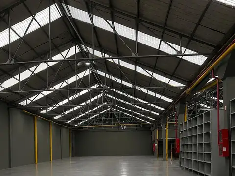 Depósito Galpón de 3.000 m2 en alquiler en CABA zona Mataderos