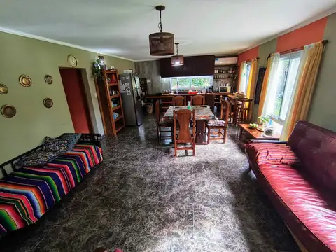 Casa en Venta con 2 cocheras