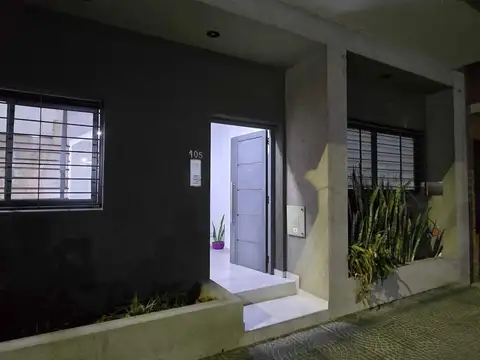 Depto Tipo Casa en Venta 8 años