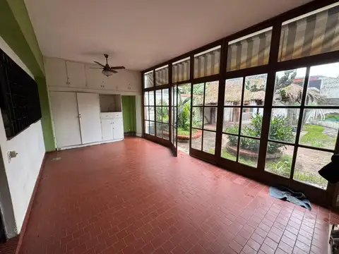 CASA 4 AMB / 3 BAÑOS / PARQUE / PILETA / ADROGUE