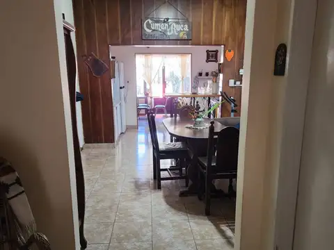 Excelente Vivienda 3 ambientes + depto. monoambiente -  jardín - cochera - parque - pileta - u$d 120.000