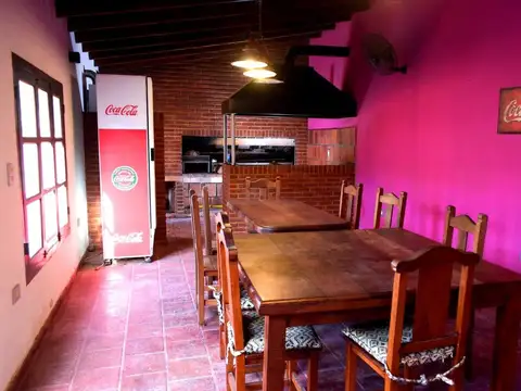 Casa en Venta en Los Hornos, USD 209.000