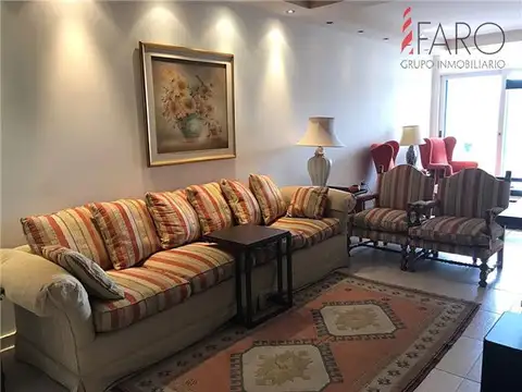 Apartamento en Mansa 4 dormitorios con terraza, parrillero y cochera