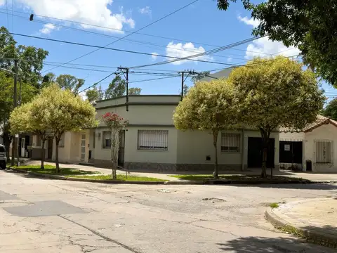 CASA EN VENTA LA PLATA 6 AMBIENTES