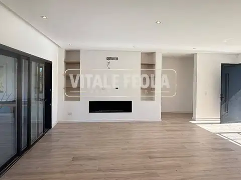 Casa en Venta con 4 cocheras