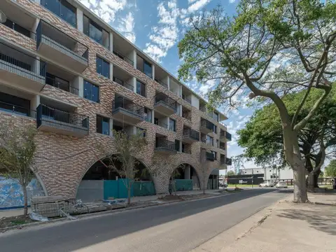 Departamento 8 ambientes con 2 baños