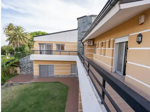 Casa en Venta en Alberdi, USD 1.100.000