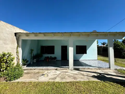SE VENDE CASA CON 2 DORMITORIOS - RQTA.