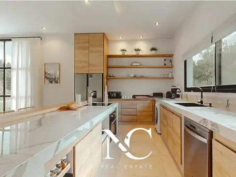Casa en venta en Costa Esmeralda Fondo libre al bosque con pinos y cul de sac