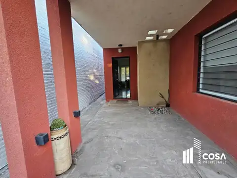 Casa 5 ambientes con 1 baño