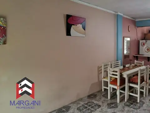 Inmueble multifamiliar- 2 Casas con cochera
