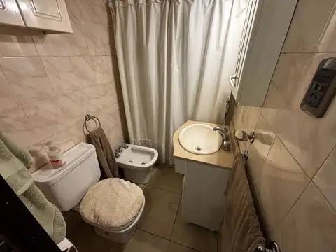 Casa en Alquiler con 2 cocheras