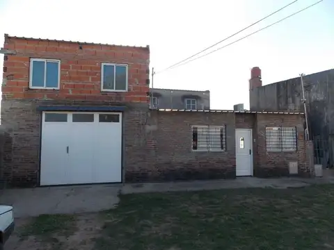 Casa 3 Dorm, y gran Patio zona norte
