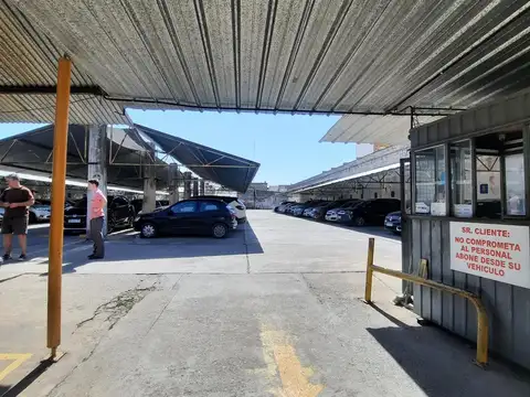Playa de estacionamiento a la venta