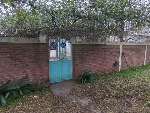 7 E/ 110 Y 112: CASA EN VENTA EN PUNTA LARA, A 3 CUADRAS DEL RÍO