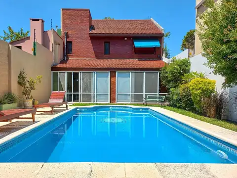 IMPECABLE CHALET ESCUCHA OFERTAS  