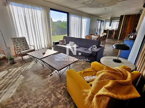 Casa en Manantiales, Punta Piedras