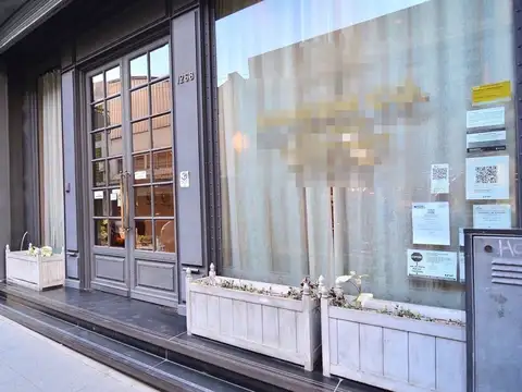 Local comercial deposito y 10 cocheras monserrat