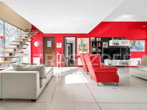 Casa 5 ambientes con 3 baños