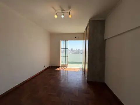 VENTA - MONOAMBIENTE PISO ALTO - CONSTITUCION
