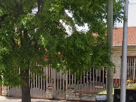 Santiago Plaul 2652, Lanús.