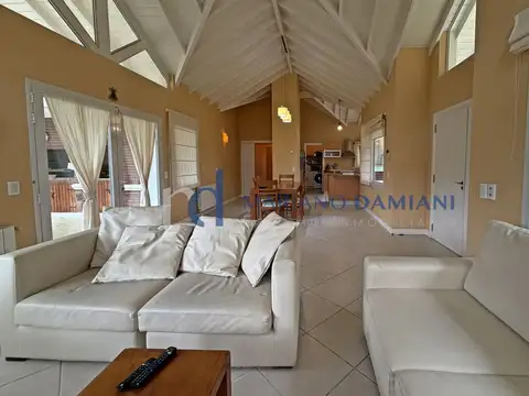 Casa en Alquiler Temporal con 1 cochera